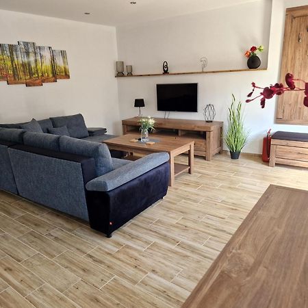 Restaurace U Mateje B&B Nove Mesto pod Smrkem Kültér fotó