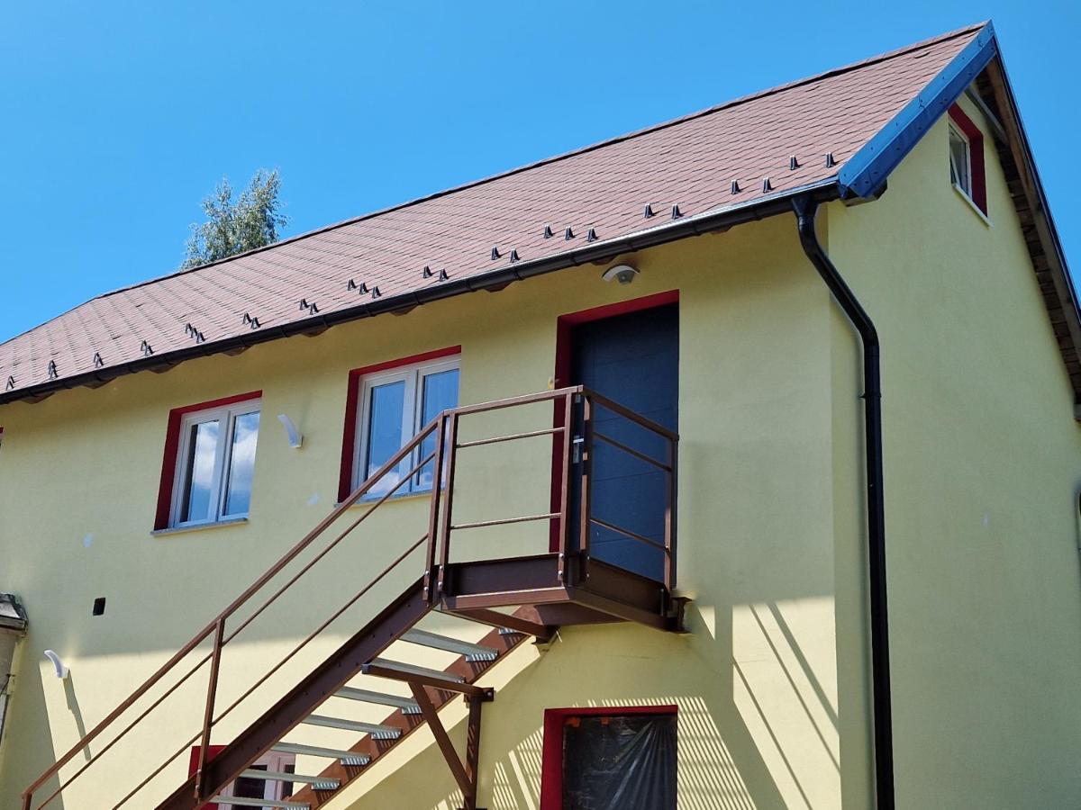 Restaurace U Mateje B&B Nove Mesto pod Smrkem Kültér fotó