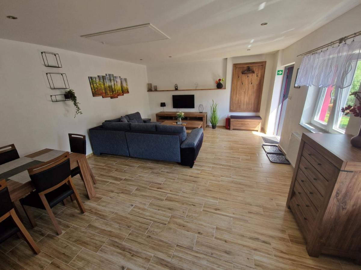 Restaurace U Mateje B&B Nove Mesto pod Smrkem Kültér fotó